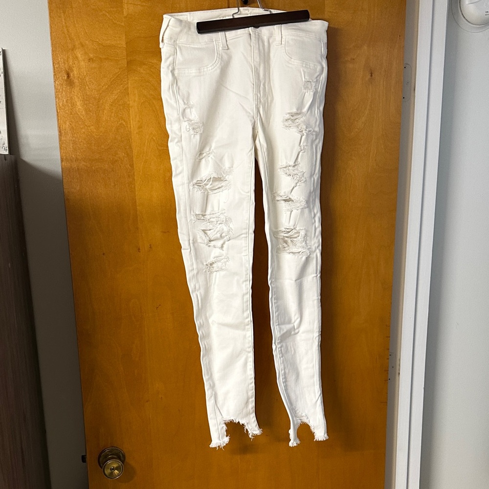 American eagle Distressed White Jeans